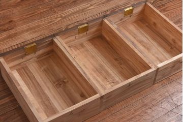 アンティーク家具　人気のダイヤガラス入り!桐材の質感が味わい深い、脚付きローボード(サイドボード、ローチェスト)