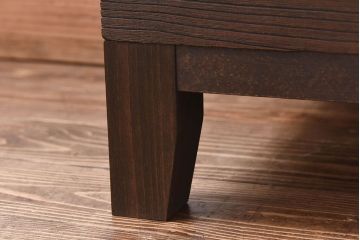 アンティーク家具　人気のダイヤガラス入り!桐材の質感が味わい深い、脚付きローボード(サイドボード、ローチェスト)