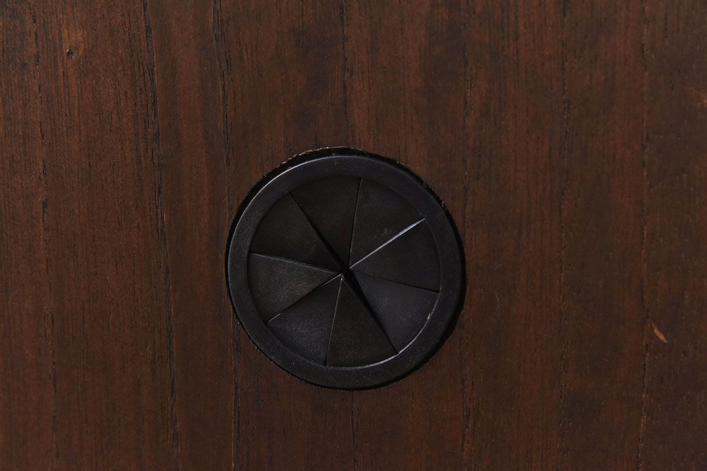 アンティーク家具　人気のダイヤガラス入り!桐材の質感が味わい深い、脚付きローボード(サイドボード、ローチェスト)