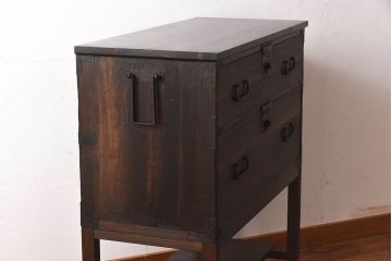 アンティーク家具　和製アンティーク　使いやすさアップ!脚付きチェスト(引き出し、時代箪笥、サイドボード)(3)