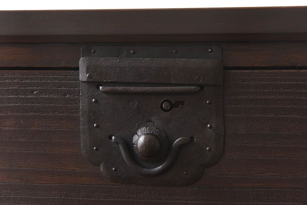 アンティーク家具　和製アンティーク　使いやすさアップ!脚付きチェスト(引き出し、時代箪笥、サイドボード)(3)