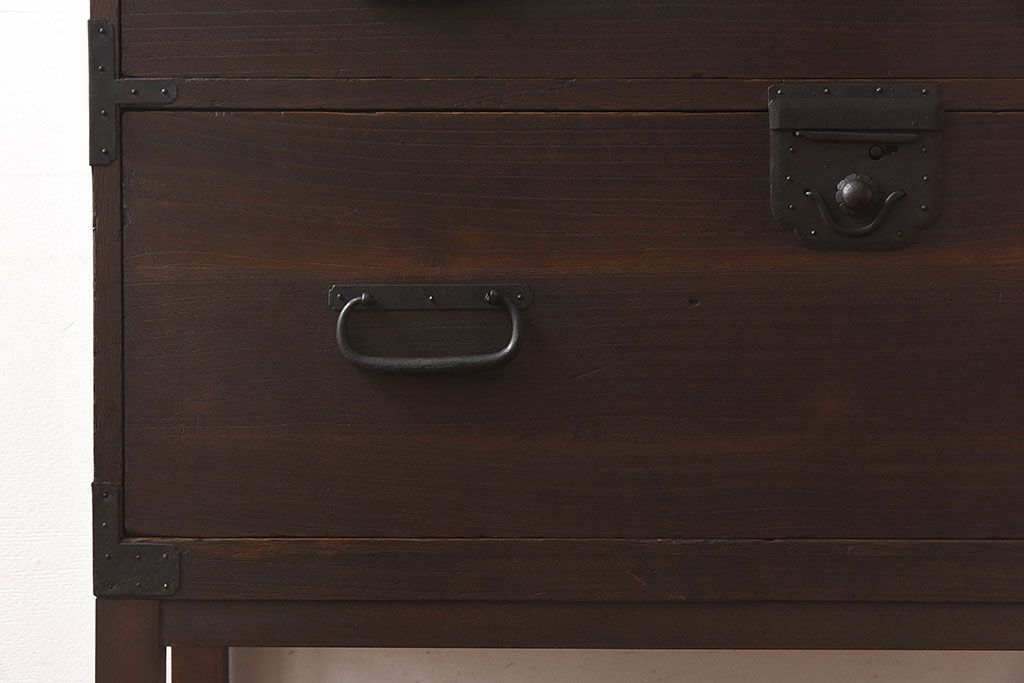 アンティーク家具　和製アンティーク　使いやすさアップ!脚付きチェスト(引き出し、時代箪笥、サイドボード)(3)