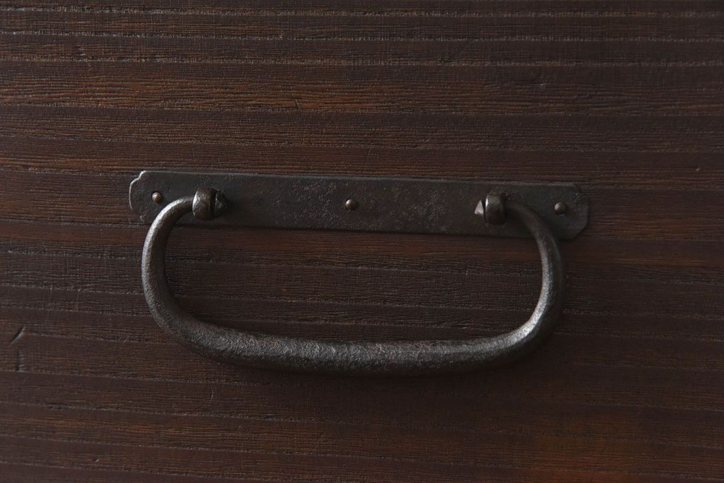 アンティーク家具　和製アンティーク　使いやすさアップ!脚付きチェスト(引き出し、時代箪笥、サイドボード)(3)