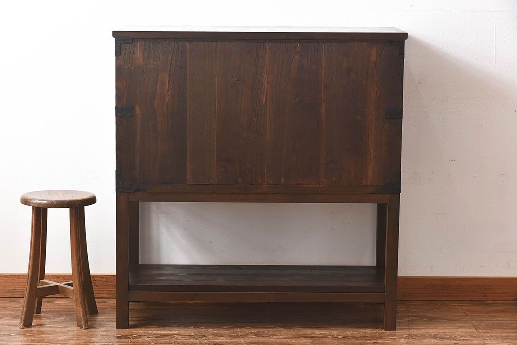 アンティーク家具　和製アンティーク　使いやすさアップ!脚付きチェスト(引き出し、時代箪笥、サイドボード)(3)