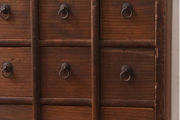 アンティーク家具　和製アンティーク　明治大正期の情緒あふれる薬箪笥(時代箪笥)