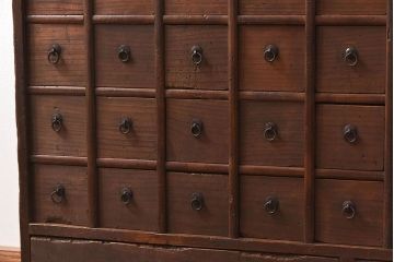 アンティーク家具　和製アンティーク　明治大正期の情緒あふれる薬箪笥(時代箪笥)