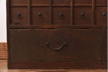 アンティーク家具　和製アンティーク　明治大正期の情緒あふれる薬箪笥(時代箪笥)