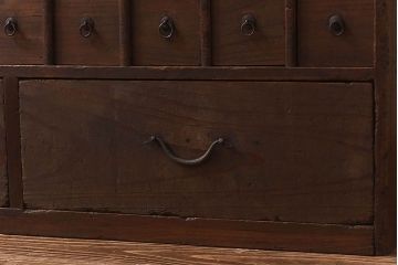 アンティーク家具　和製アンティーク　明治大正期の情緒あふれる薬箪笥(時代箪笥)