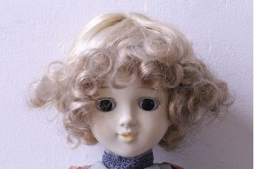 アンティーク雑貨　OIKE(オオイケ)　シックな雰囲気が漂うビンテージドール(西洋人形)