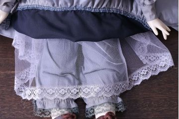 アンティーク雑貨　OIKE(オオイケ)　シックな雰囲気が漂うビンテージドール(西洋人形)