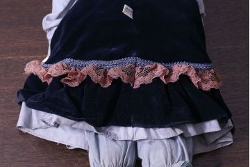 アンティーク雑貨　OIKE(オオイケ)　シックな雰囲気が漂うビンテージドール(西洋人形)