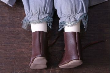 アンティーク雑貨　OIKE(オオイケ)　シックな雰囲気が漂うビンテージドール(西洋人形)