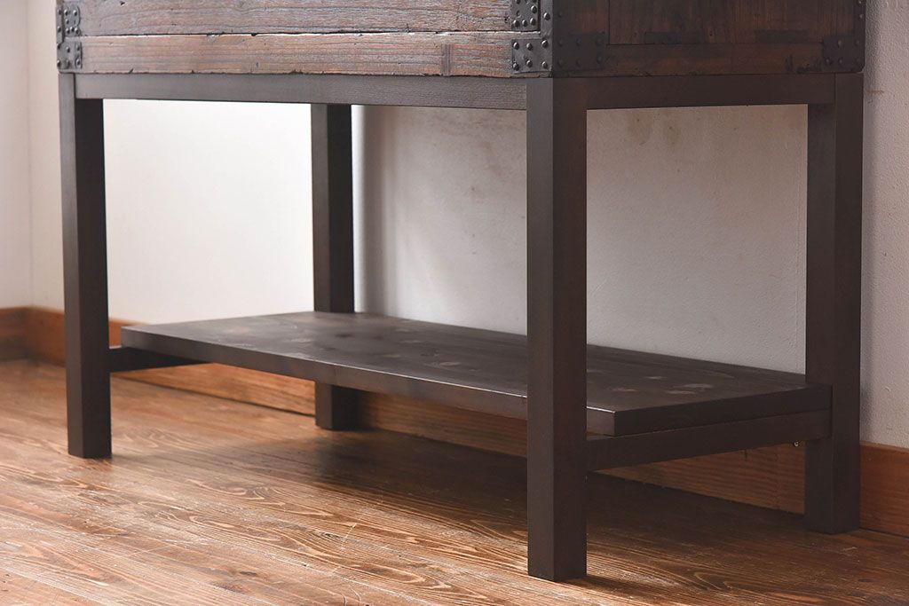 アンティーク家具　和製アンティーク　明治大正期の風情が味わえる脚付サイドボード(時代箪笥、チェスト)