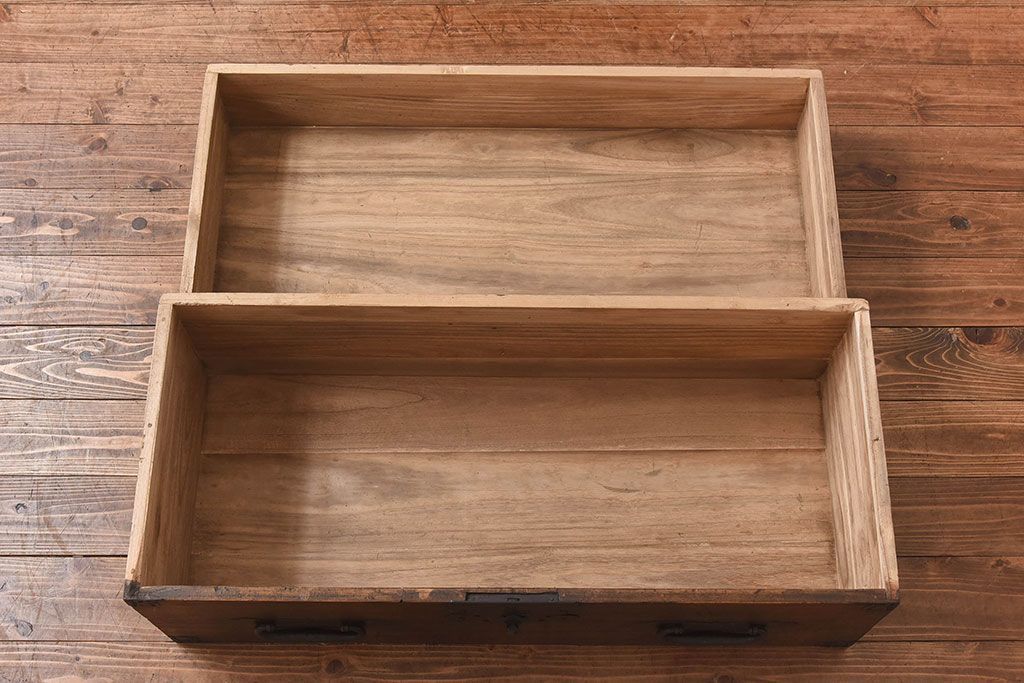 アンティーク家具　和製アンティーク　明治大正期の風情が味わえる脚付サイドボード(時代箪笥、チェスト)