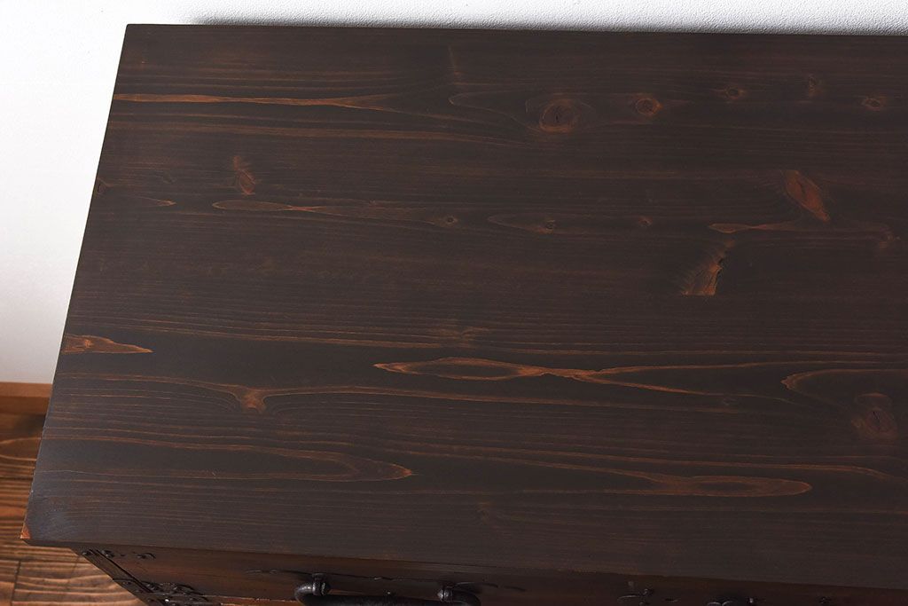 アンティーク家具　和製アンティーク　明治大正期の風情が味わえる脚付サイドボード(時代箪笥、チェスト)