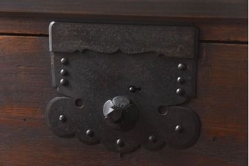 アンティーク家具　和製アンティーク　明治大正期の風情が味わえる脚付サイドボード(時代箪笥、チェスト)