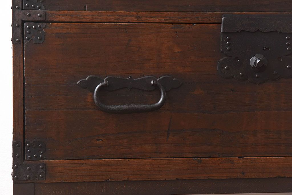 アンティーク家具　和製アンティーク　明治大正期の風情が味わえる脚付サイドボード(時代箪笥、チェスト)