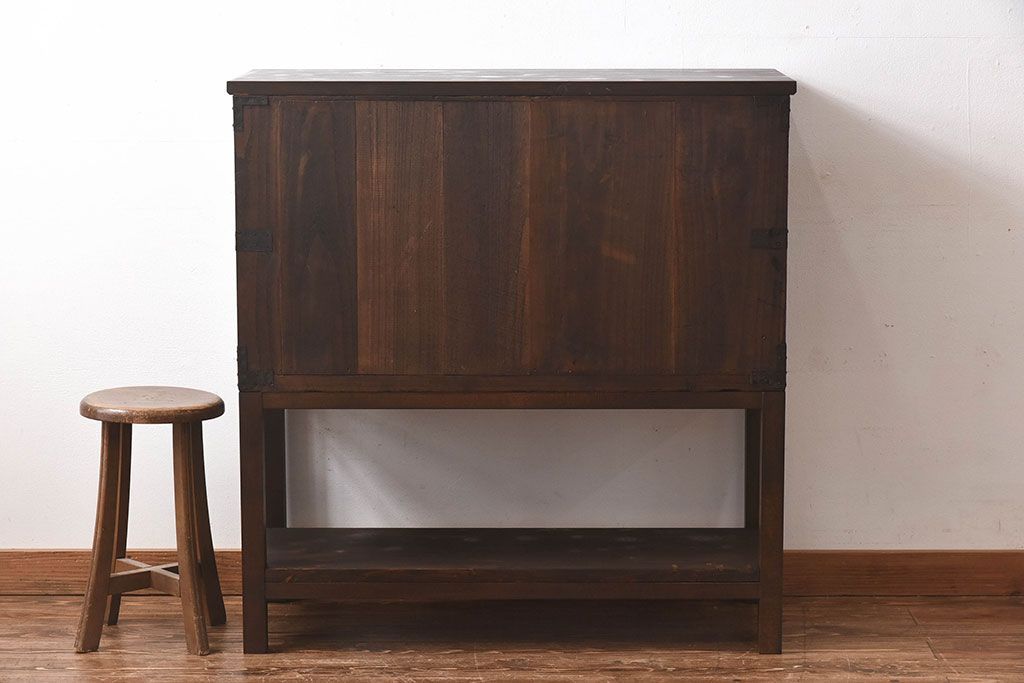 アンティーク家具　和製アンティーク　明治大正期の風情が味わえる脚付サイドボード(時代箪笥、チェスト)