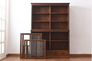 レトロ家具　昭和レトロ　ナラ材使用の味わいのある上質なカップボード(重ね食器棚、戸棚)