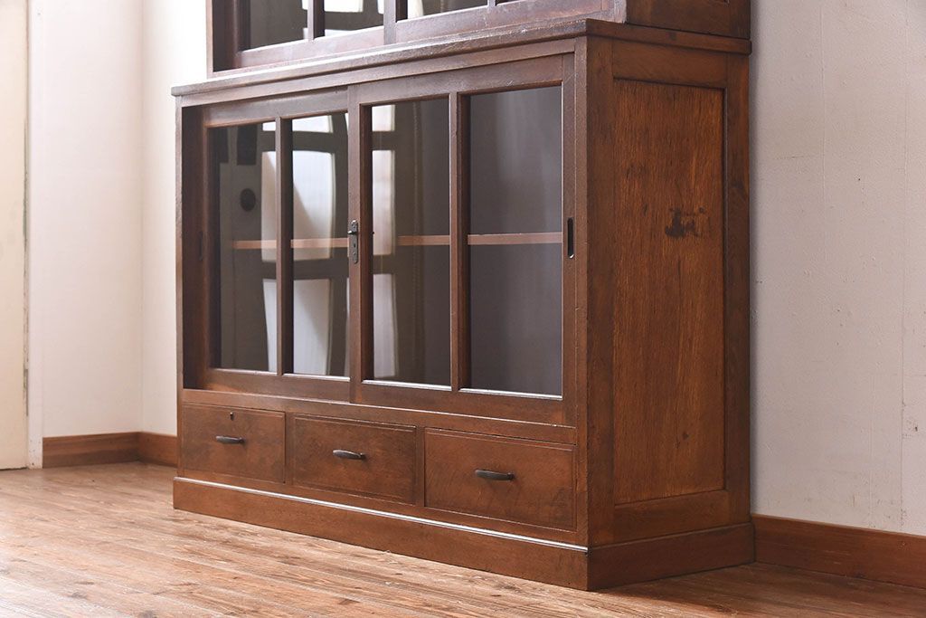 レトロ家具　昭和レトロ　ナラ材使用の味わいのある上質なカップボード(重ね食器棚、戸棚)