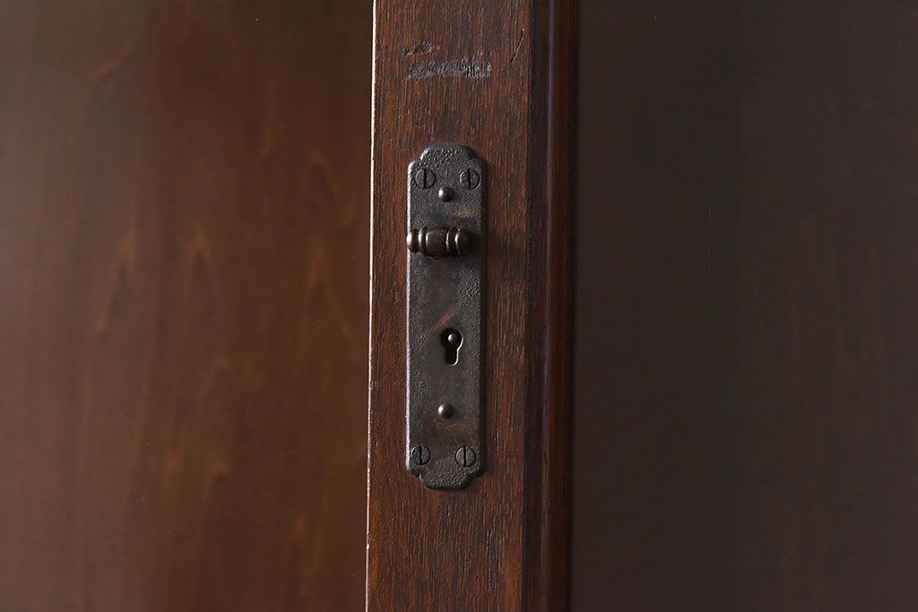 レトロ家具　昭和レトロ　ナラ材使用の味わいのある上質なカップボード(重ね食器棚、戸棚)