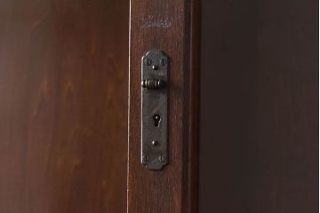 レトロ家具　昭和レトロ　ナラ材使用の味わいのある上質なカップボード(重ね食器棚、戸棚)