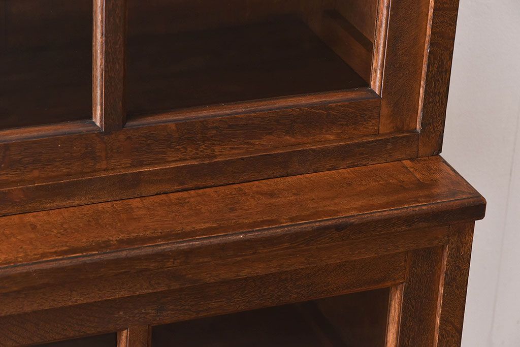 レトロ家具　昭和レトロ　ナラ材使用の味わいのある上質なカップボード(重ね食器棚、戸棚)