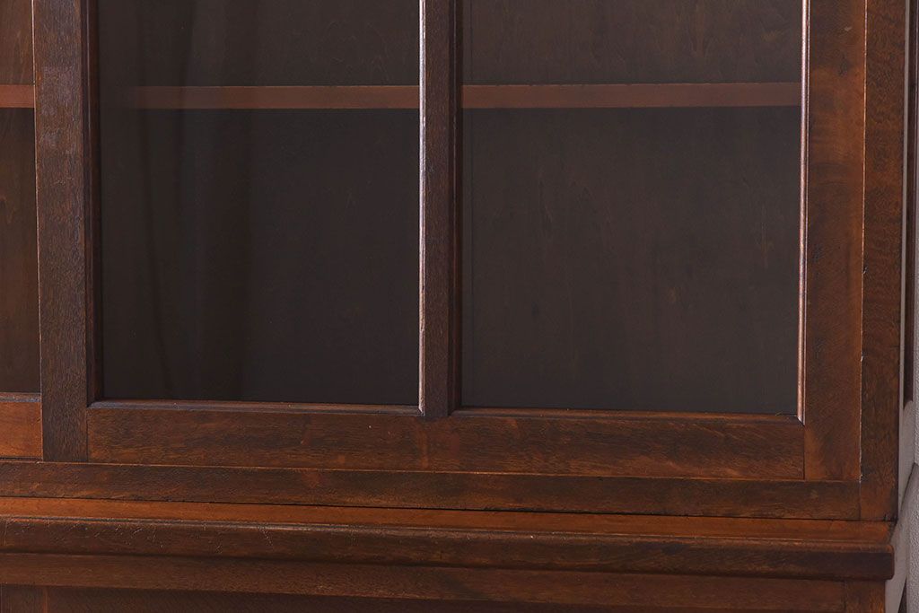 レトロ家具　昭和レトロ　ナラ材使用の味わいのある上質なカップボード(重ね食器棚、戸棚)