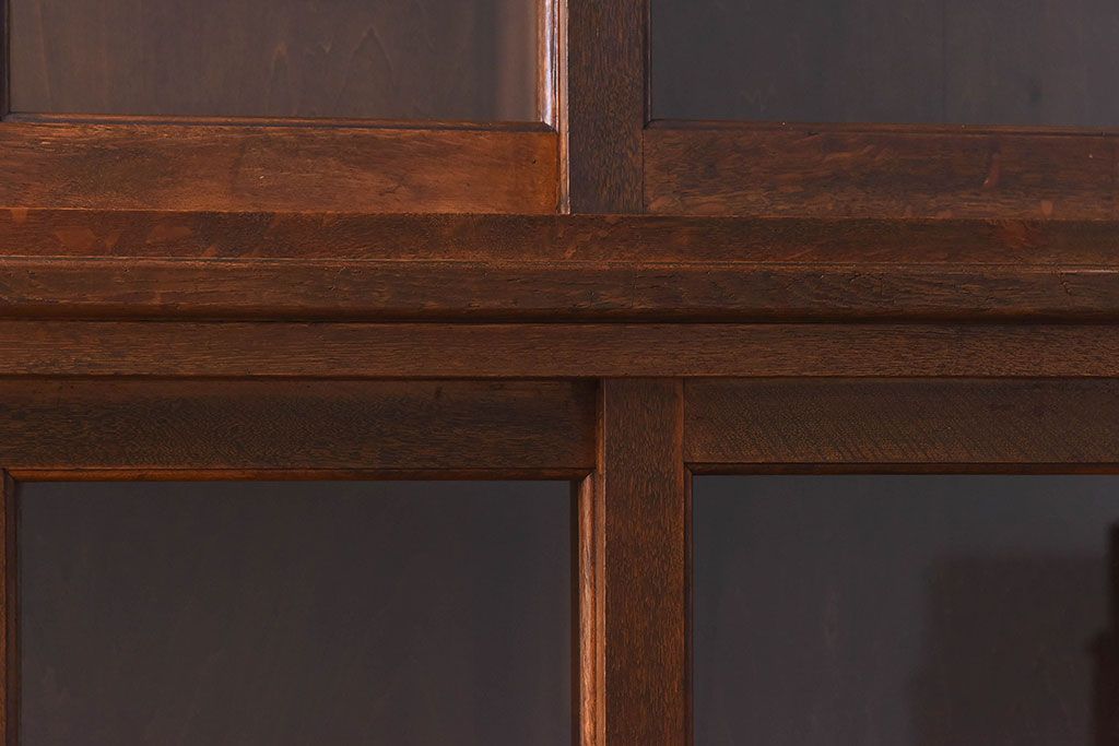 レトロ家具　昭和レトロ　ナラ材使用の味わいのある上質なカップボード(重ね食器棚、戸棚)