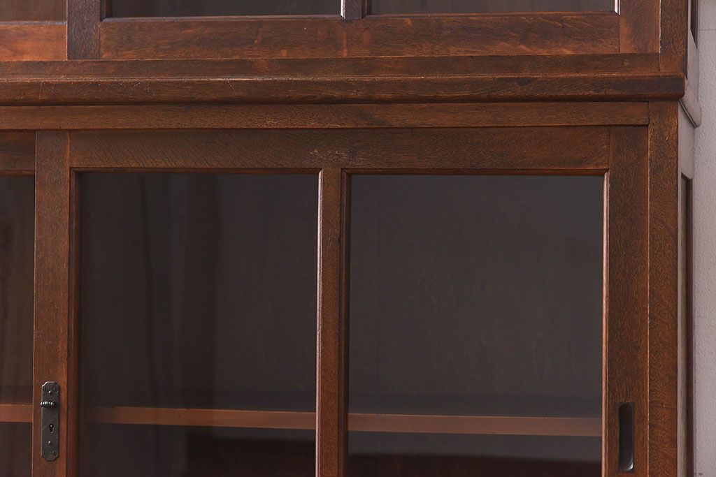 レトロ家具　昭和レトロ　ナラ材使用の味わいのある上質なカップボード(重ね食器棚、戸棚)