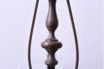 アンティーク雑貨　ビンテージ　古い質感が味わい深い真鍮製の燭台(ろうそく立て)(1)