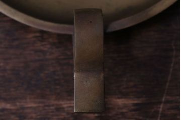 アンティーク雑貨　ビンテージ　古い質感が味わい深い真鍮製の燭台(ろうそく立て)(2)