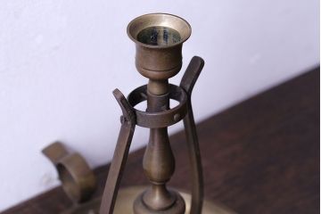 アンティーク雑貨　ビンテージ　古い質感が味わい深い真鍮製の燭台(ろうそく立て)(2)