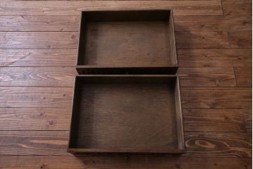 中古　輸入イギリス家具　手彫りの意匠が魅力的なサイドボード(キャビネット)