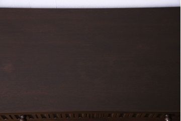 中古　輸入イギリス家具　手彫りの意匠が魅力的なサイドボード(キャビネット)