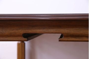 中古　マホガニー材　菊花紋の金具が印象的なサイドテーブル(コーヒーテーブル)