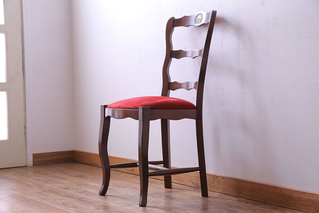 中古　Henri Julien(アンリ・ジュリアン)　フレームの形が独創的なダイニングチェア(椅子)(1)