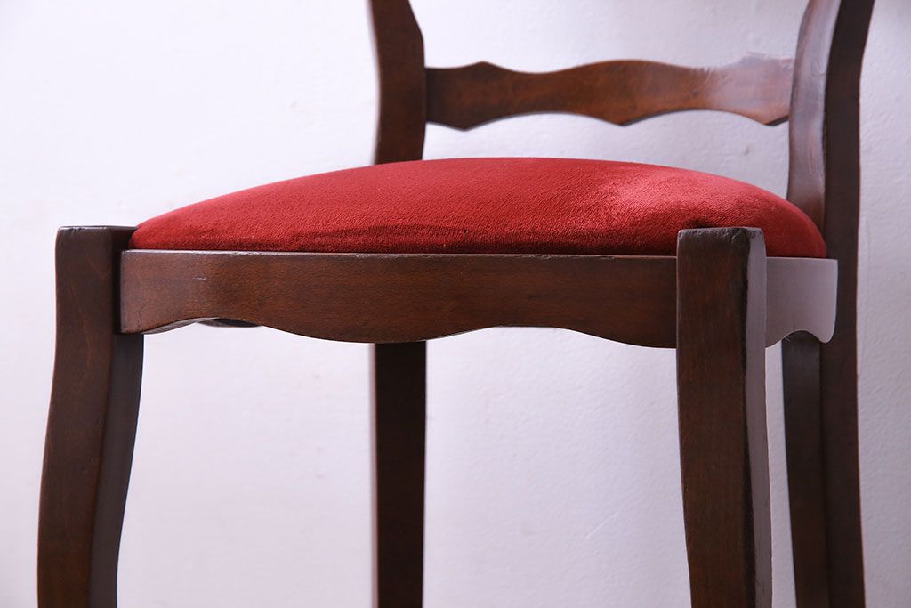 中古　Henri Julien(アンリ・ジュリアン)　フレームの形が独創的なダイニングチェア(椅子)(1)