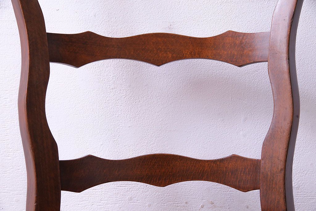 中古　Henri Julien(アンリ・ジュリアン)　フレームの形が独創的なダイニングチェア(椅子)(2)