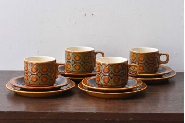 イギリスビンテージ　HORNSEA(ホーンジー)　BRONTE(ブロンテ)シリーズ　カップ&ソーサー&プレート4客セット(洋食器)
