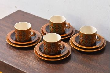 イギリスビンテージ　HORNSEA(ホーンジー)　BRONTE(ブロンテ)シリーズ　カップ&ソーサー&プレート4客セット(洋食器)