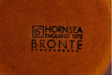 イギリスビンテージ　HORNSEA(ホーンジー)　BRONTE(ブロンテ)シリーズ　カップ&ソーサー&プレート4客セット(洋食器)