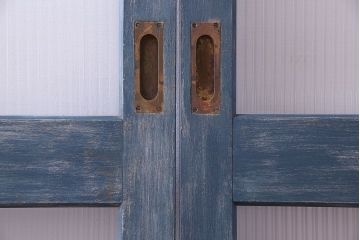 昭和期　モールガラスがレトロな魅力を放つペイント引き戸(ガラス戸、建具)2枚セット