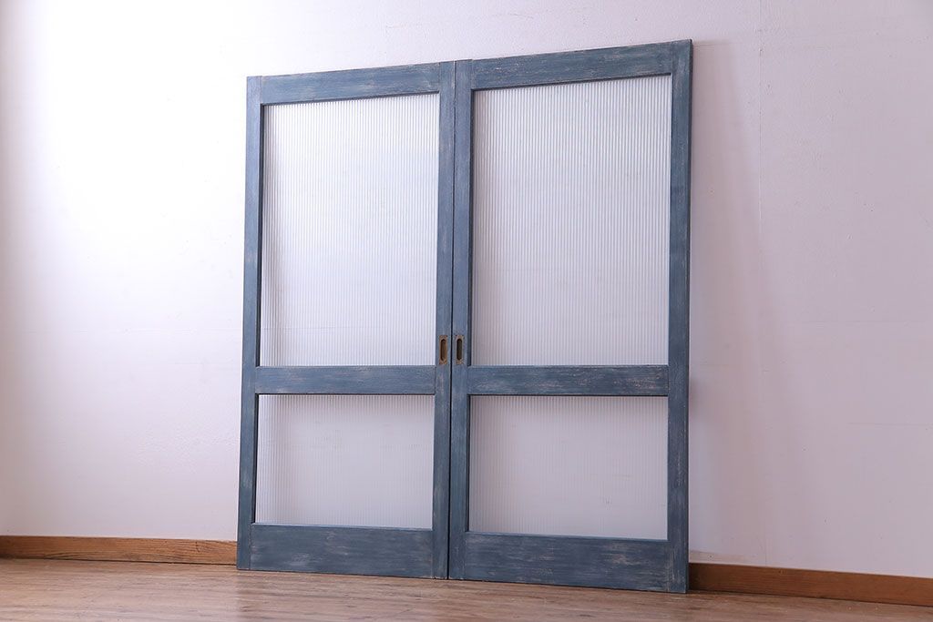 昭和期　モールガラスがレトロな魅力を放つペイント引き戸(ガラス戸、建具)2枚セット