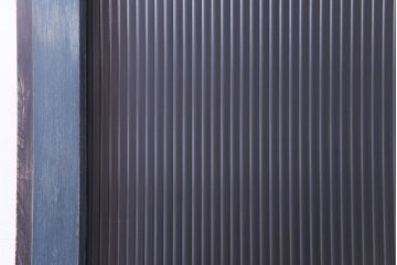 昭和期　モールガラスがレトロな魅力を放つペイント引き戸(ガラス戸、建具)2枚セット