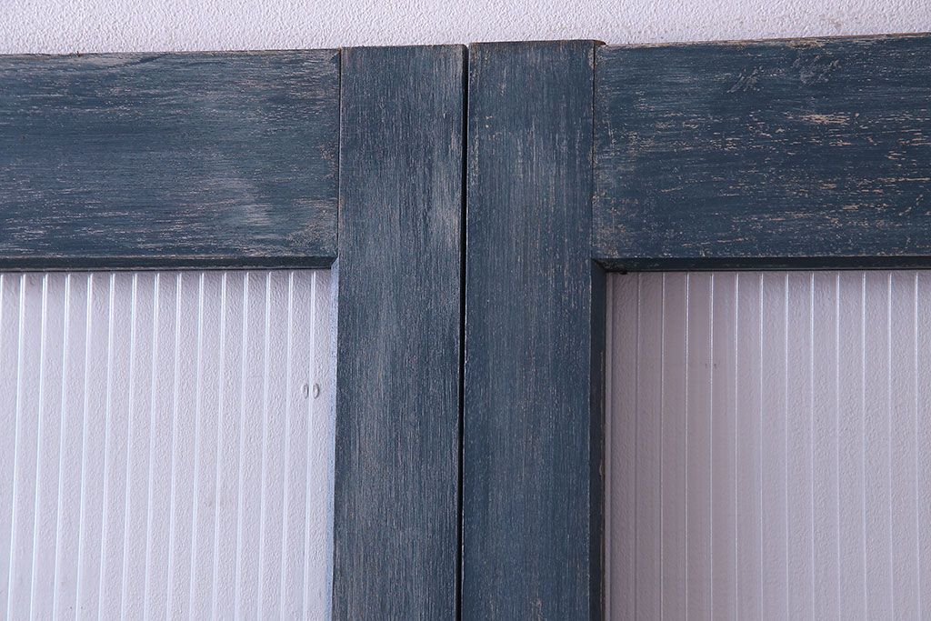 昭和期　モールガラスがレトロな魅力を放つペイント引き戸(ガラス戸、建具)2枚セット