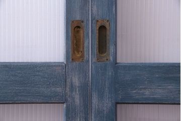 昭和期　モールガラスがレトロな魅力を放つペイント引き戸(ガラス戸、建具)2枚セット