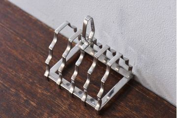 アンティーク雑貨　イギリス　Old Hall(オールドホール)　スタイリッシュなデザインのトーストラック(カードスタンド)(1)