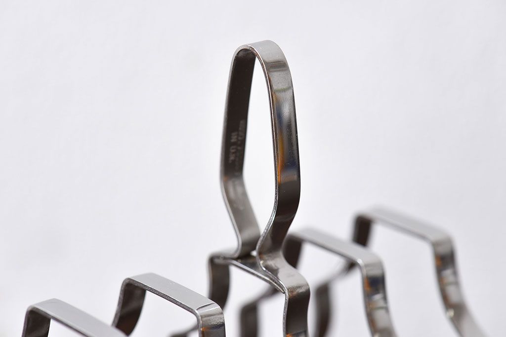 アンティーク雑貨　イギリス　Old Hall(オールドホール)　スタイリッシュなデザインのトーストラック(カードスタンド)(1)