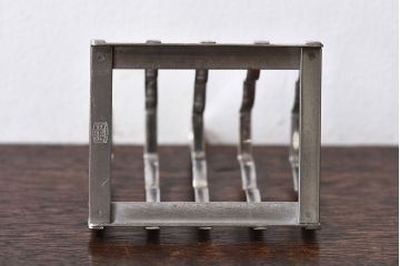 アンティーク雑貨　イギリス　Old Hall(オールドホール)　スタイリッシュなデザインのトーストラック(カードスタンド)(1)